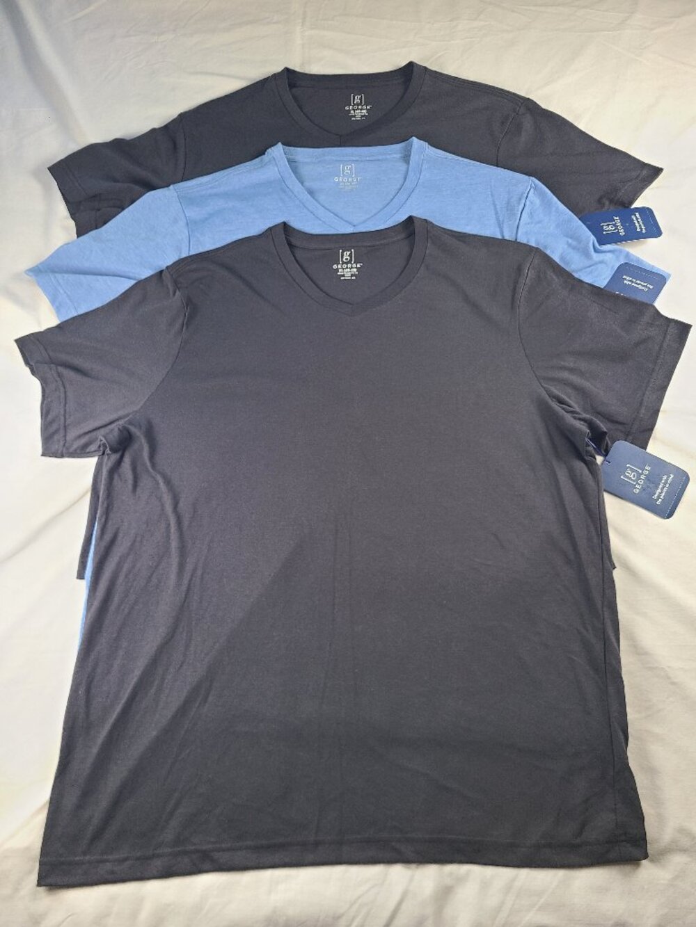George T Shirts V-Neck 3 pack Men's XL (46-48) 2 Black & 1 Light Blue New